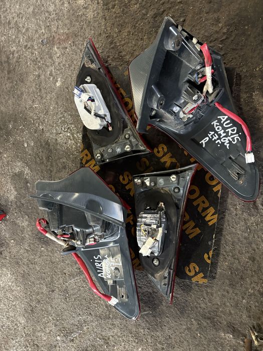 Toyota Auris 2018 година Комби Външен десен и вътрешни Стопове