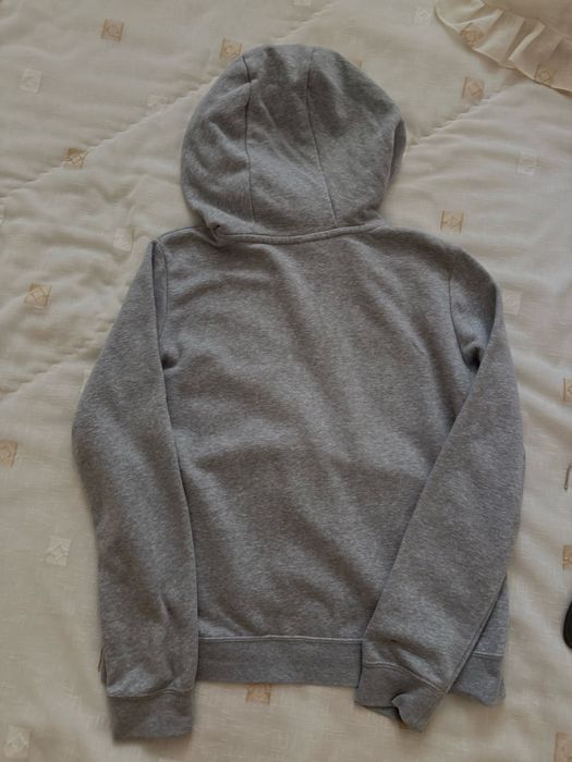 Продавам екип на Nike