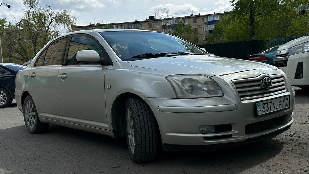 Продам toyota avensis
