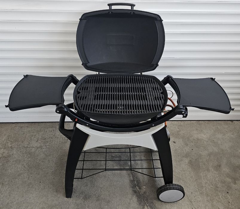 Газово барбекю WEBER