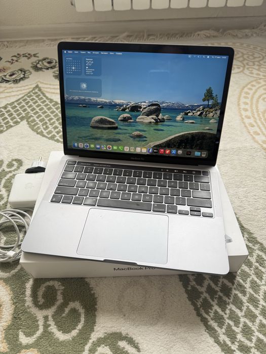 MacBook Pro M2 макбук