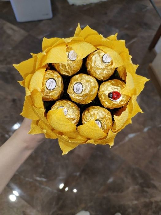 Ръчно изработен бонбонен букет