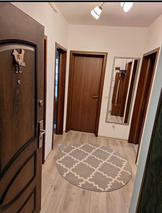 Proprietar-vanzare apartament spatios 2 camere in Subcetate Sanpetru cu loc de parcare inclus