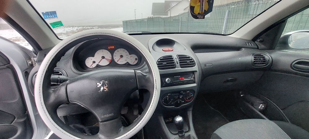 Vând peugeot 1.4 hdi