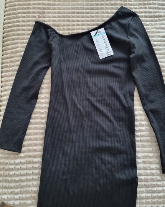 Vând la preț unic de 25 lei - tricouri/pantaloni scurti/rochie/fusta