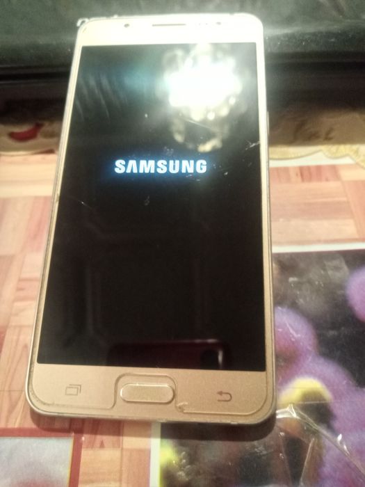 Продам смартфон Самсунг
