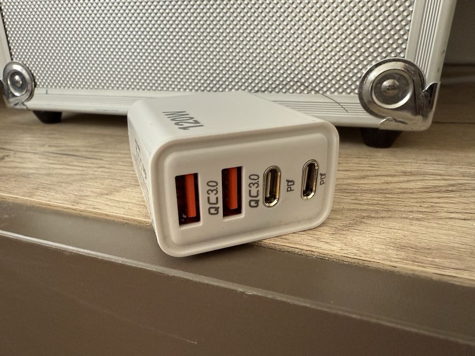 Incarcator 120 w