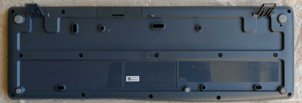 Клавиатура и Мишка Logitech silent wireless combo mk295