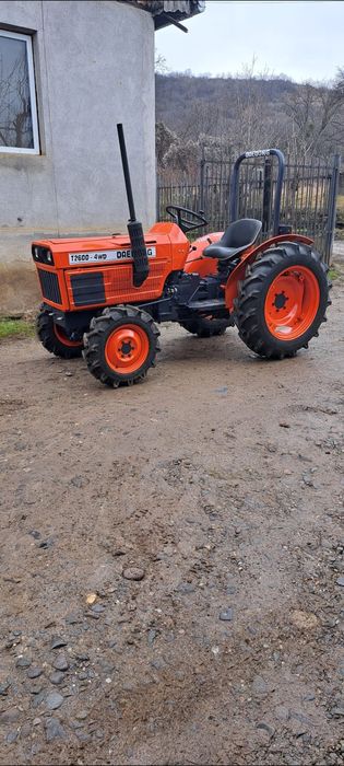 Vând tractoraș 4x4 26 cai putere