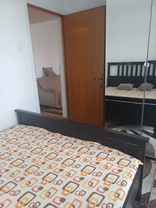 Proprietar,  inchiriez apartament renovat recent, compus din  2 camere, bloc reabilitat recent,  situat la 5 minute de statia de metrou Piata Sudului