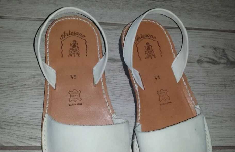 Sandale crem,mar.43.