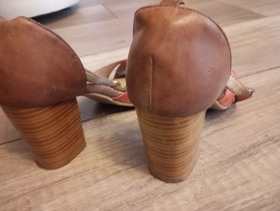 Продам босоножки  хорошая обувь