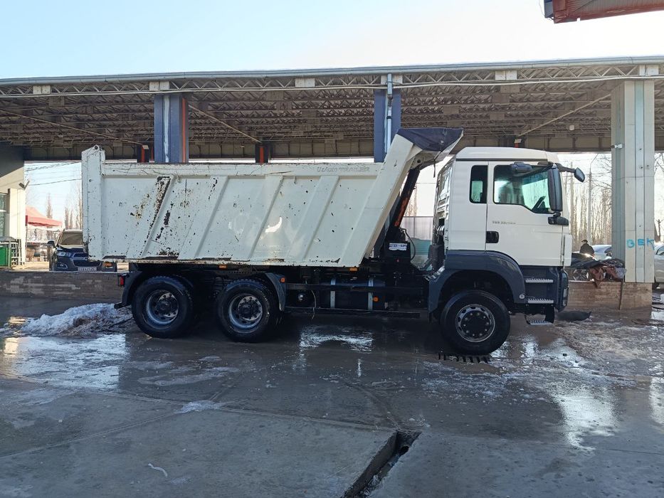 Man  самосвал сотилади