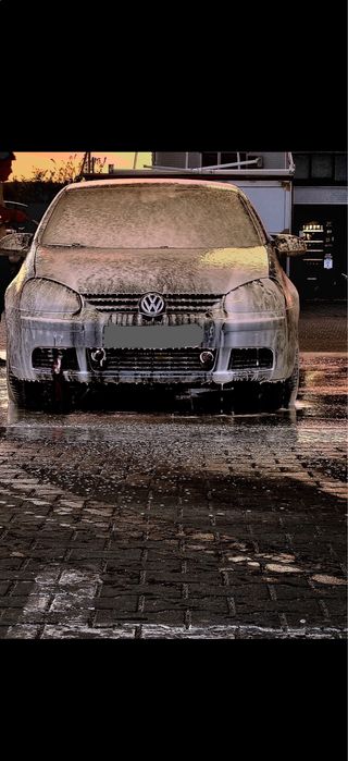 Vand golf 5 1,6 benzina