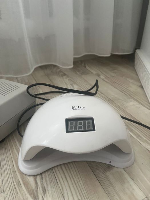 Продам лампу для маникюра