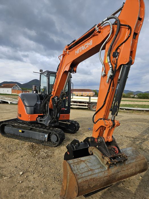 Excavator Hitachi 2022
