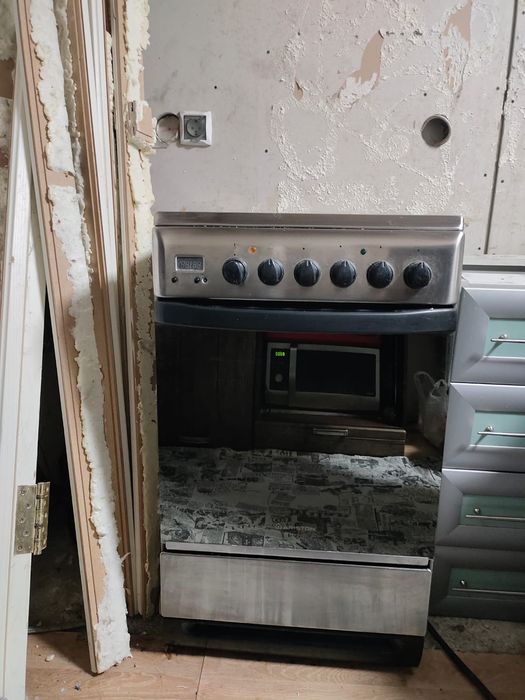 Электроплита с духовкой