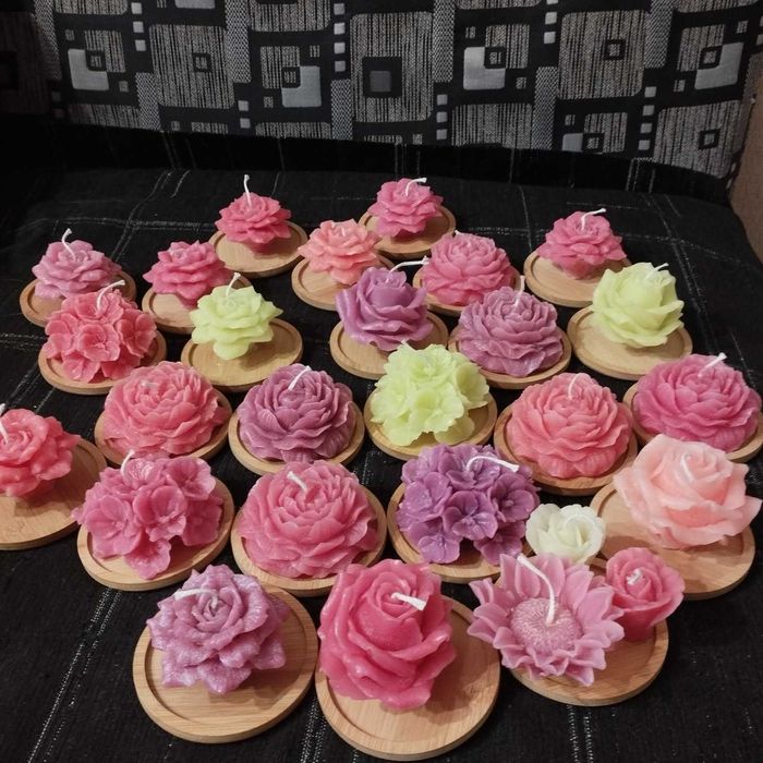 Ароматни восъчни свещи - цветя и рози различни цветове