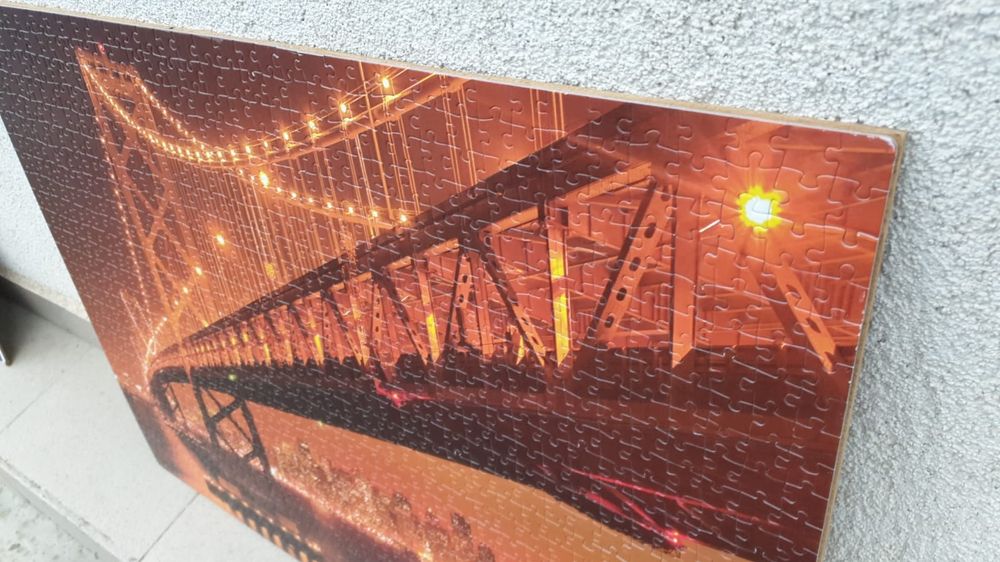 Vând tablou ideal pentru decor din piese Lego dimensiunea 50x70cm ,pod