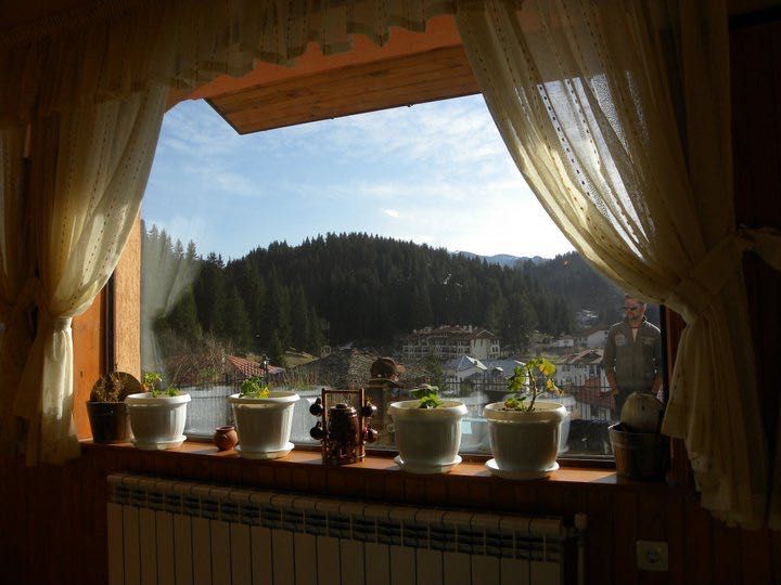 Продава се Хотел в к.к. Пампорово - 1008 кв.м за 571 €/кв.м - Снимка #12