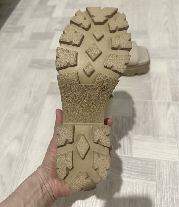 Туфли лодочки.