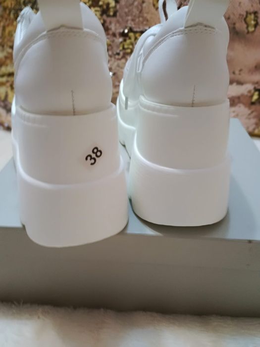 Продам летние крассовки размер 37-38