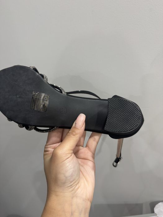 Черни токчета нови