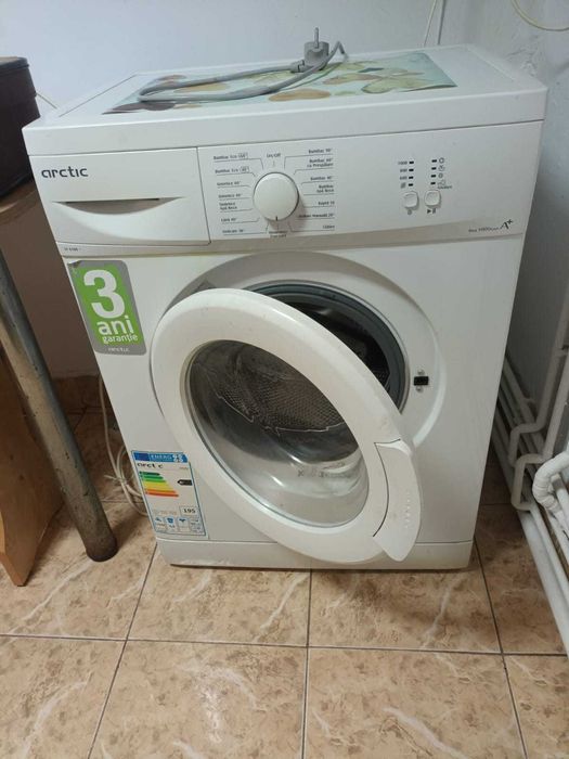 De vânzare mașină spălat rufe ARCTIC