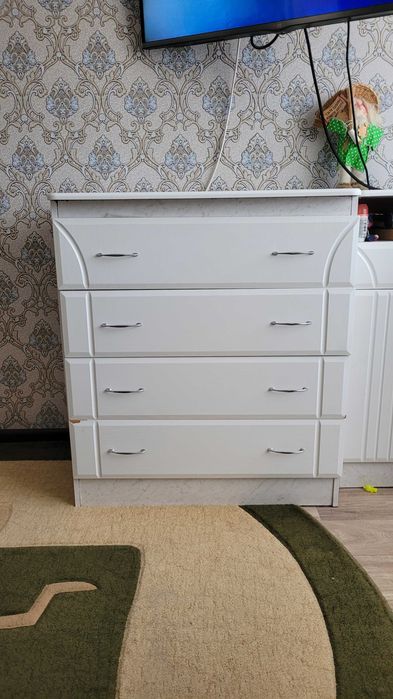 Продам комод и тумбу