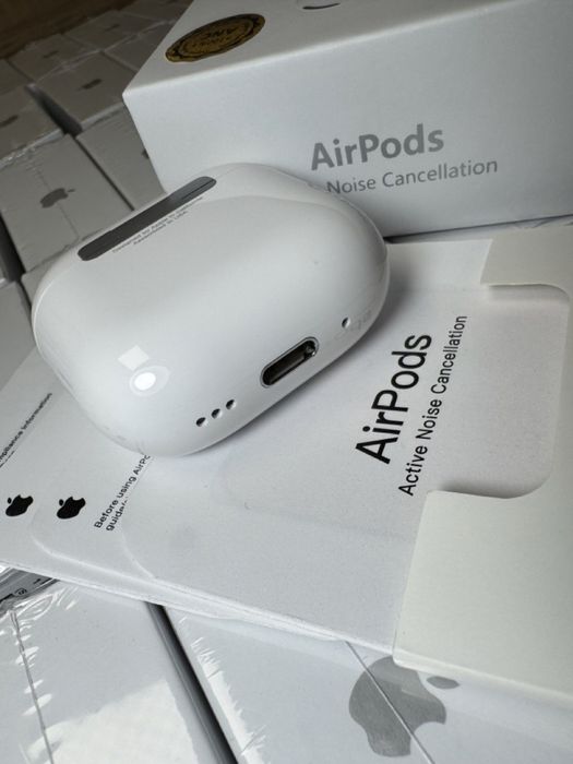 AirPods 4 ANC с 100% шумоподавлениям Type-C