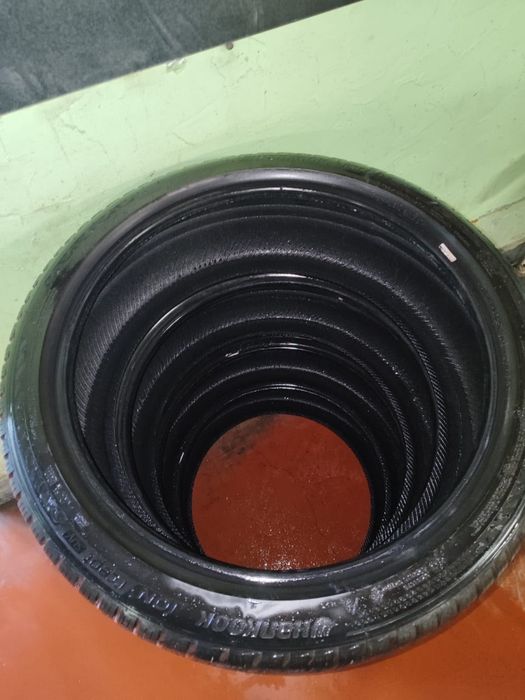 Продам шины Hankook 255/40R21.