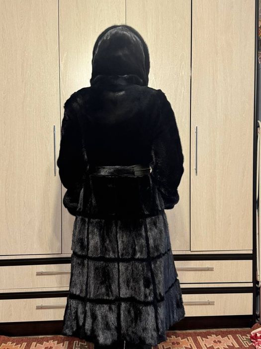 Продам норковую шубу