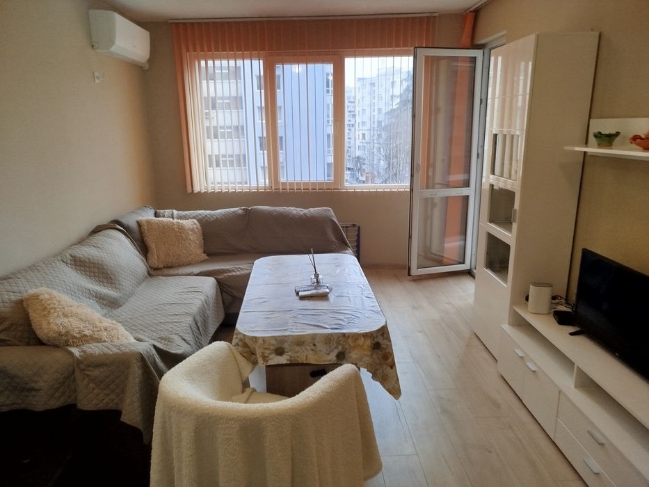 Давам под наем двустаен апартамент в славейков