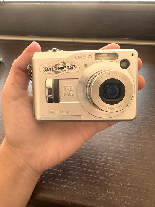 Цифровая мыльница Casio Exilim Z110
