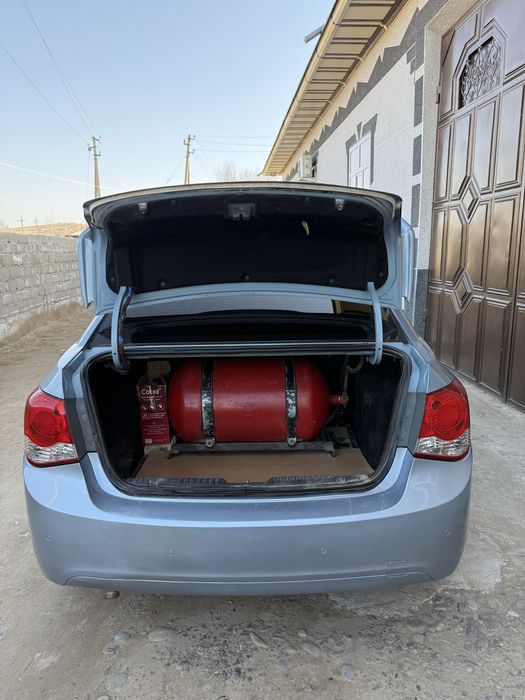 Lasetti cruz metani bor