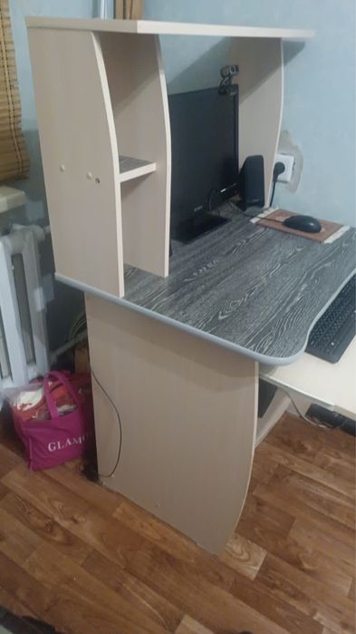 Компьютерный стол