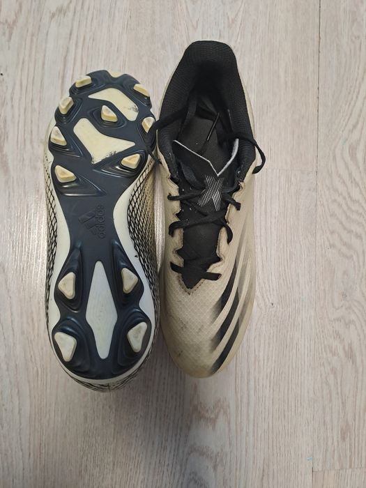 Футболни бутонки Adidas X