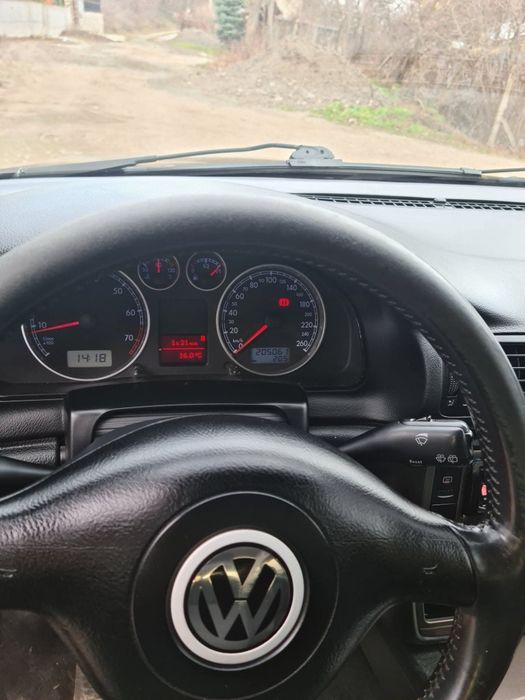 VW Passat V5 2.3