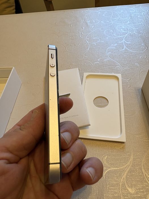 Iphone se 32gb за части