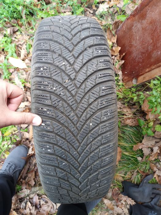 Две Firestone Запазени Зимни Гуми 195/65/15