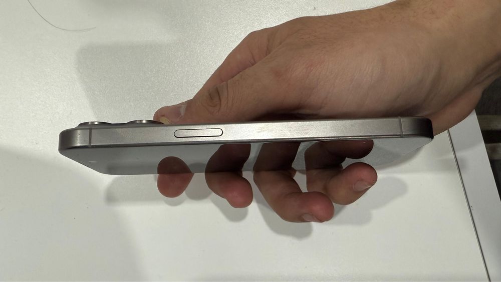 Продам 15 про в хорошем состояние.