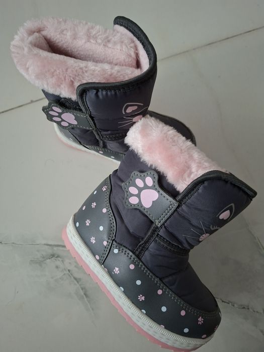 De vânzare ,cizmulițe pt fetite,,nr 24,,  50  leilei