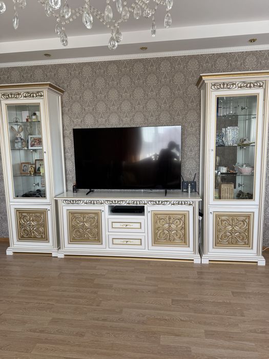 Продам горку для гостиной