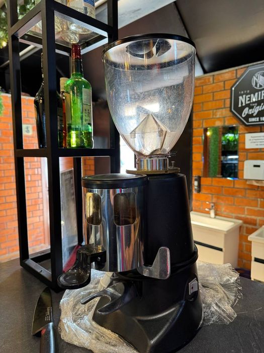 Продлиться кофе машинка Elektra