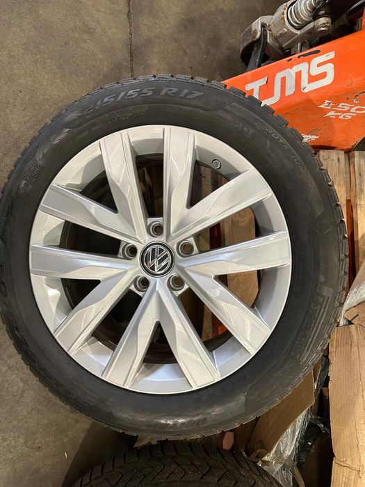 4 Jante Aliaj Volkswagen Arteon anvelope iarna Pirelli 215 55 17 5x112