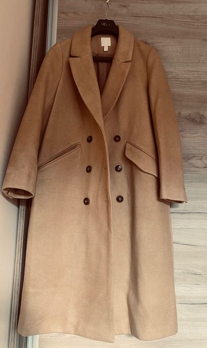 Дамско бежово палто