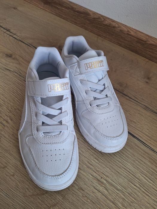 Детски бели кецове Puma