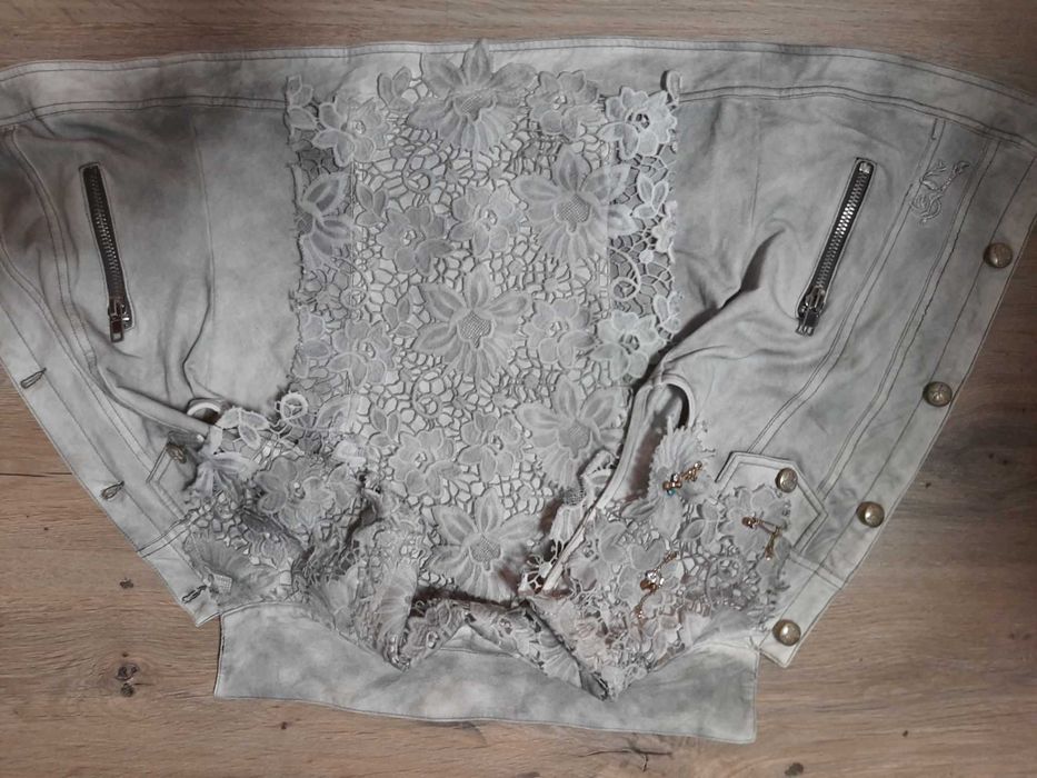 Дамско елече  с дантела