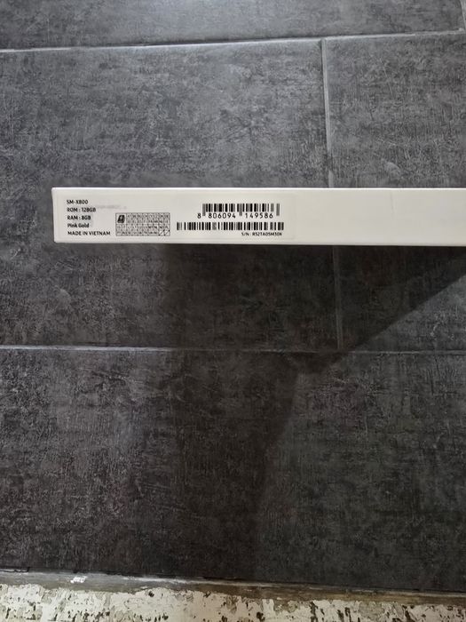 Продавам Samsung tab S8 plus