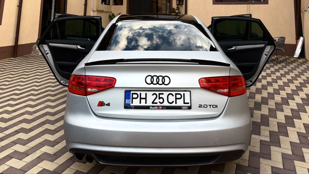 Audi A4  2.0 TDI *S-line *Euro5 FAB 2013  Motorizare 2.0 Tdi 143 Cp